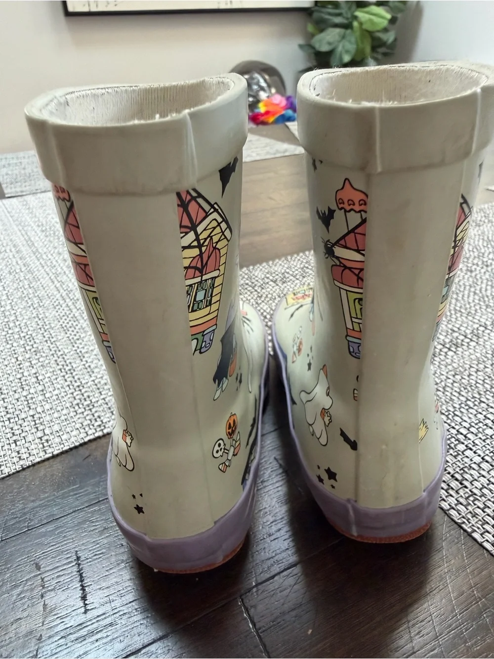 Kids BLUEY Halloween Rain Boots - White with Purple Trim